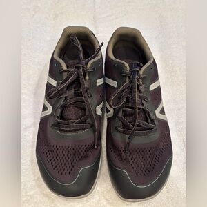 Xero Shoes - Men's Black and Gray Athletic Shoes.  Size 8.5. Style # S211031S